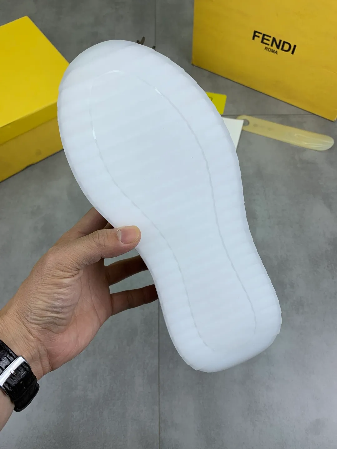 ​Men's shoes 💰P460 💰[New] Little Monster 🆘 New FENDI (Fendi) counter new 🕶️🕶️Simple routing effect, showing an elegant and cool driving shoe 🎬Using imported calfskin + first-layer pigskin lining🐂Excellent material🎬Detailed workmanship 🤗Comfortable foot feel➰➰. ​Pair it with any outfit to show your taste and temperament, low-key luxury ♻️Design ​simple and elegant ​noble and fashionable 🍃​Very loved and favored by trendy men 💓❤️Size: 38-44 (45 46 customized) 3⃣️ colors available